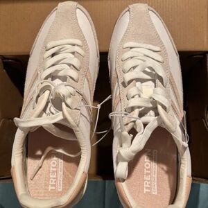 Tretorn Women's Cream and Tan Sneakers